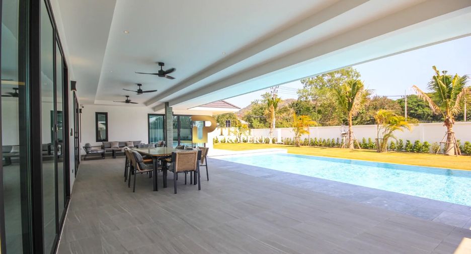 For sale 3 bedrooms villa in Hua Hin, Prachuap Khiri Khan