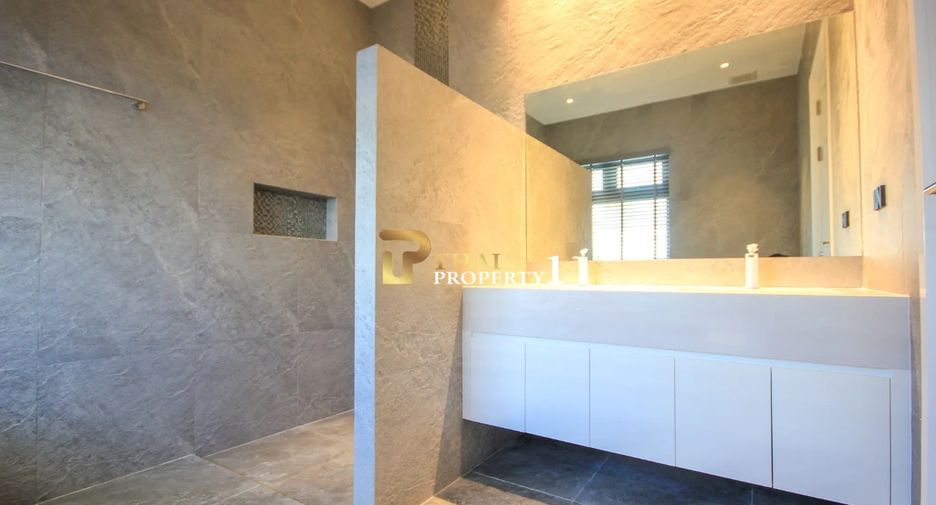For sale 3 bedrooms villa in Hua Hin, Prachuap Khiri Khan