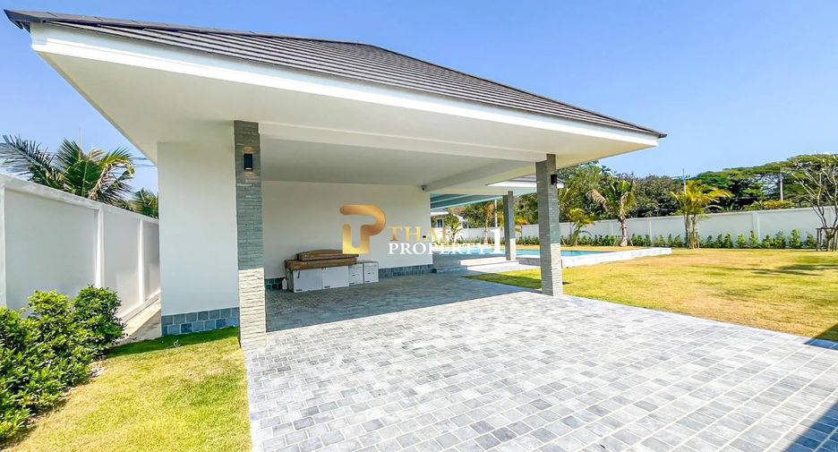For sale 3 bedrooms villa in Hua Hin, Prachuap Khiri Khan
