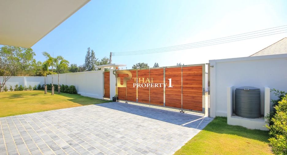 For sale 3 bedrooms villa in Hua Hin, Prachuap Khiri Khan
