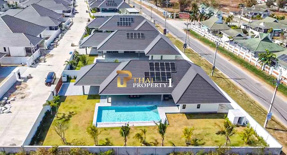 For sale 3 bedrooms villa in Hua Hin, Prachuap Khiri Khan