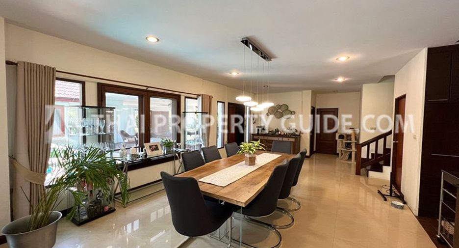 Casa en alquiler de 4 habitaciones en Watthana, Bangkok