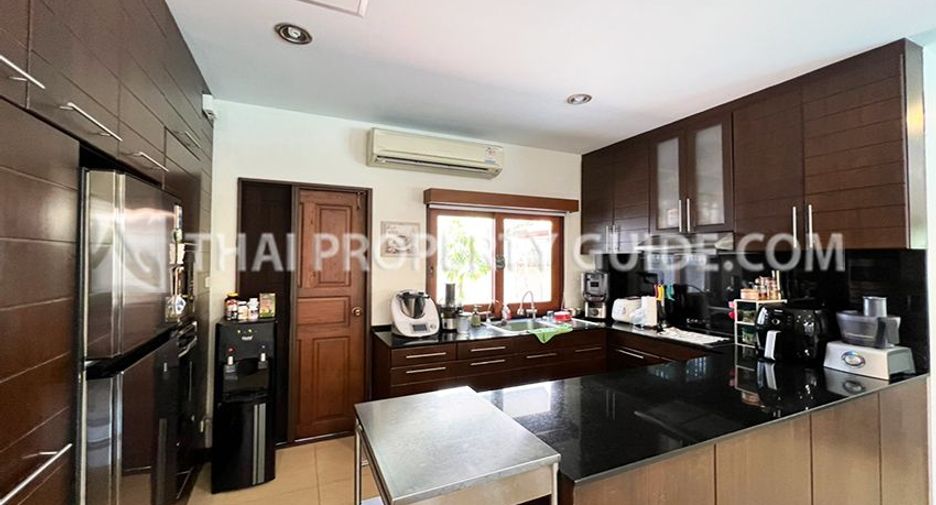 Casa en alquiler de 4 habitaciones en Watthana, Bangkok