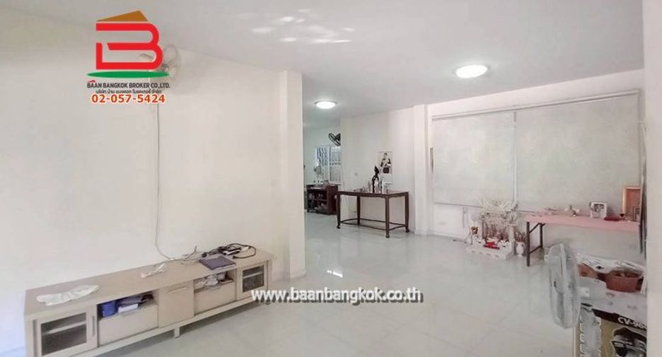 出售 3 卧室 独立屋 在 Nong Chok, 曼谷