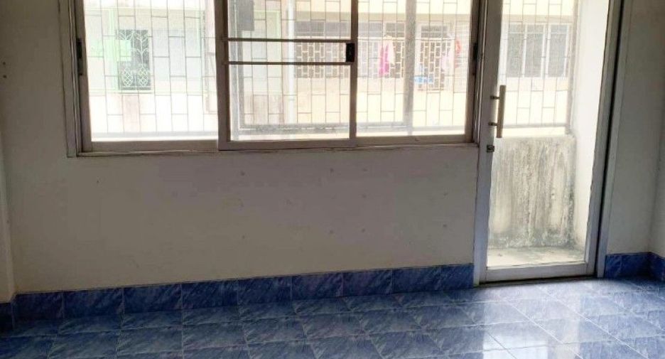 For sale 3 bedrooms retail Space in Thung Khru, Bangkok