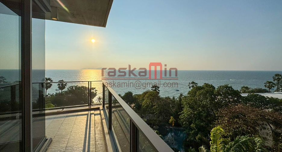For rent 3 bedrooms condo in North Pattaya, Pattaya