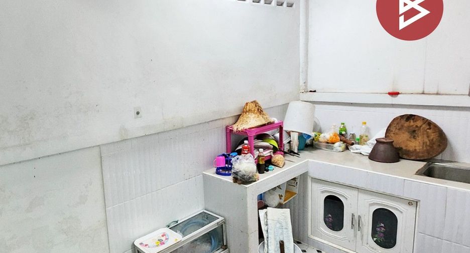 For sale 3 ベッドルーム townhouse in Sam Phran, Nakhon Pathom