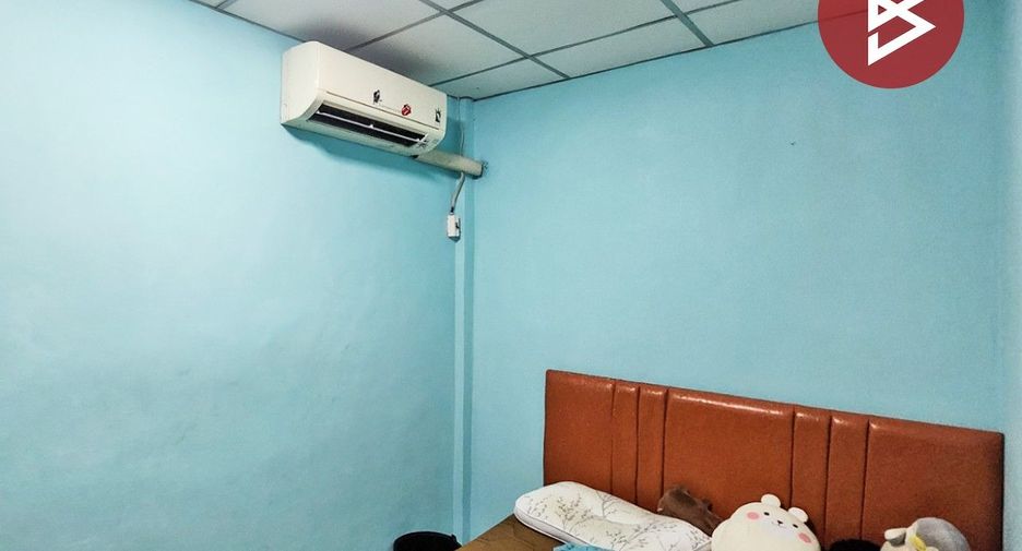 For sale 3 ベッドルーム townhouse in Sam Phran, Nakhon Pathom
