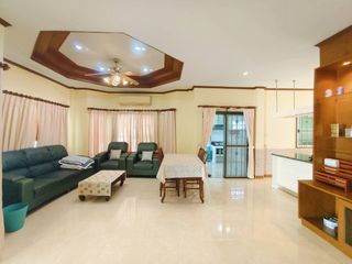 Haus zur Miete mit 3 Zimmer in Bang Lamung, Chonburi