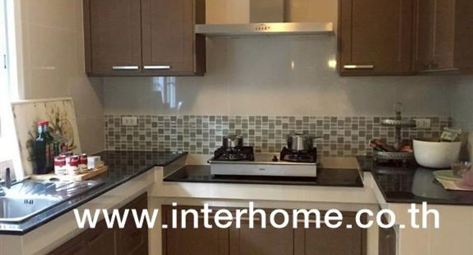 For sale 4 bedrooms house in Khlong Sam Wa, Bangkok