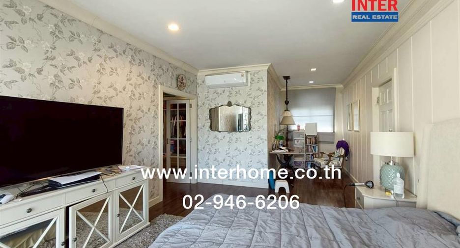 For sale 4 bedrooms house in Khlong Sam Wa, Bangkok