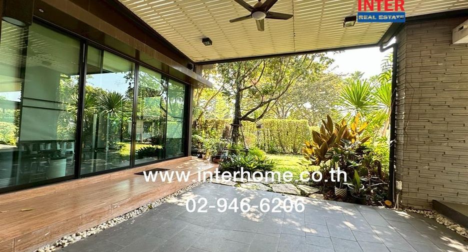For sale 4 bedrooms house in Taling Chan, Bangkok