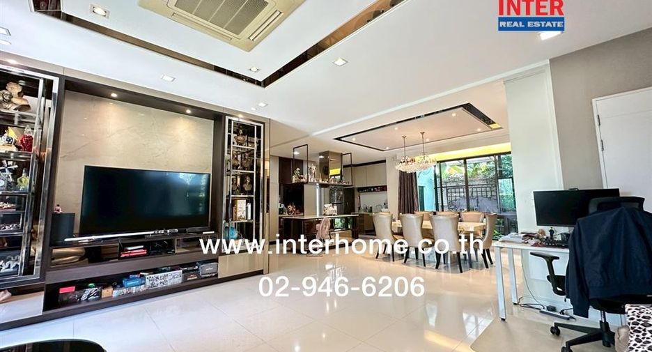 For sale 4 bedrooms house in Taling Chan, Bangkok
