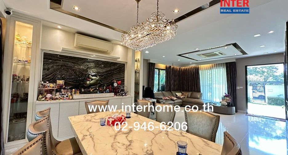 For sale 4 bedrooms house in Taling Chan, Bangkok