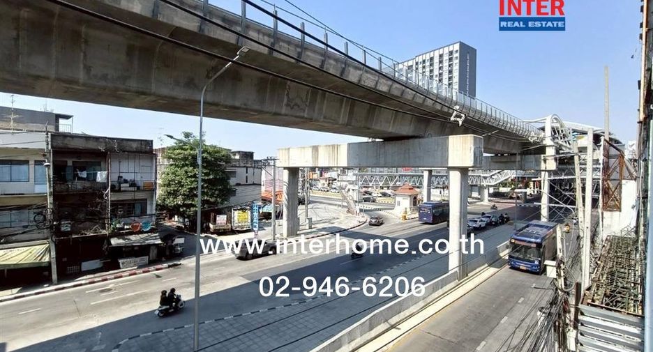 For sale 3 bedrooms retail Space in Bangkok Noi, Bangkok