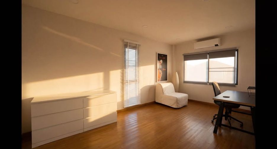 Haus zur Miete und zum Kauf mit 3 Zimmer in Bang Phli, Samut Prakan