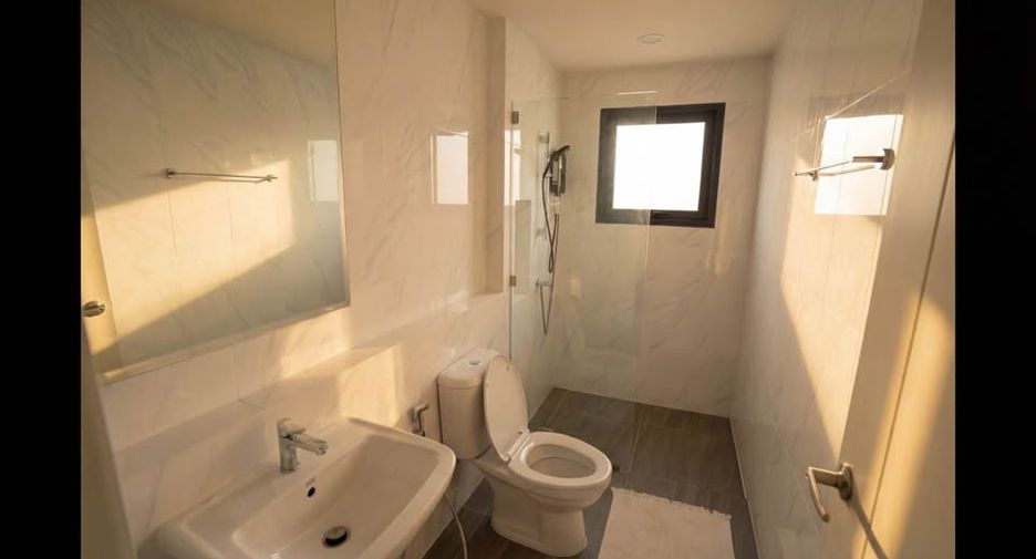 Haus zur Miete und zum Kauf mit 3 Zimmer in Bang Phli, Samut Prakan