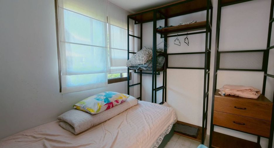 À louer 4 chambres maison à Lat Krabang, Bangkok