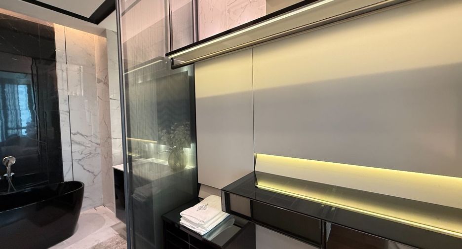For sale 2 bedrooms condo in Watthana, Bangkok