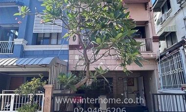 For sale 3 bedrooms townhouse in Wang Thonglang, Bangkok