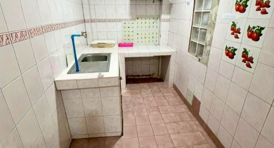 Reihenhaus zum Kauf mit 2 Zimmer in Lat Krabang, Bangkok