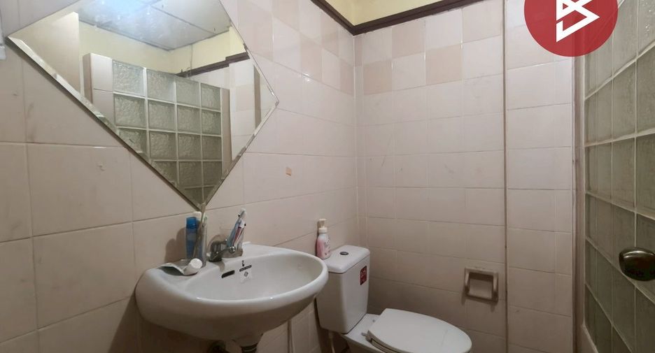 Reihenhaus zum Kauf mit 2 Zimmer in Lat Krabang, Bangkok