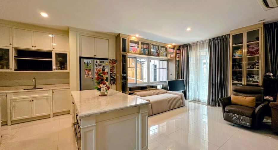 For sale 4 bedrooms house in Bang Phli, Samut Prakan