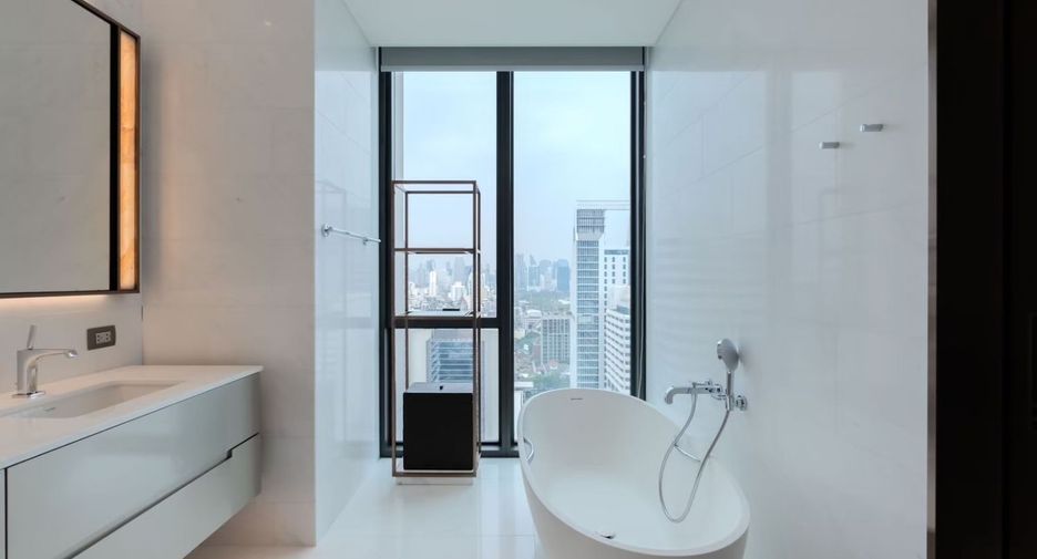 For rent そして for sale 2 ベッドルーム condo in Pathum Wan, Bangkok