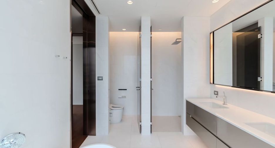 For rent そして for sale 2 ベッドルーム condo in Pathum Wan, Bangkok