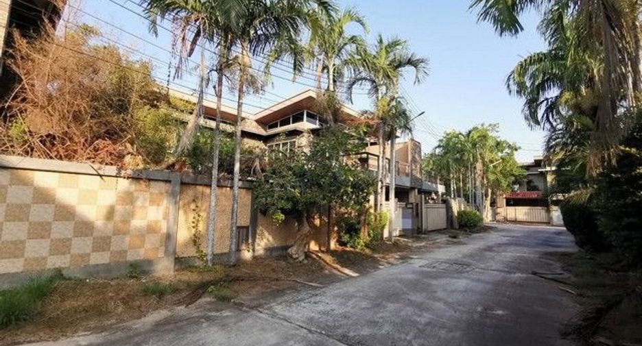 For sale 3 bedrooms house in Ban Bueng, Chonburi