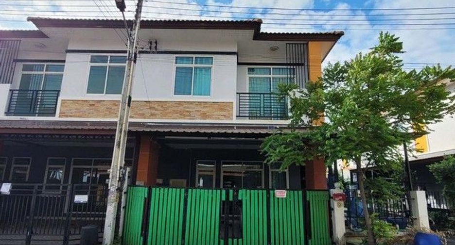 Casa adosada en venta de 1 habitaciones en Ban Bueng, Chonburi