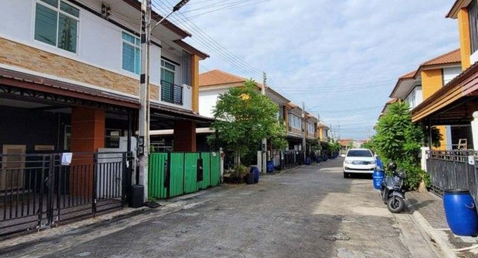 Casa adosada en venta de 1 habitaciones en Ban Bueng, Chonburi