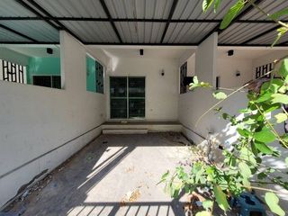 For sale 2 bedrooms townhouse in Ban Bueng, Chonburi
