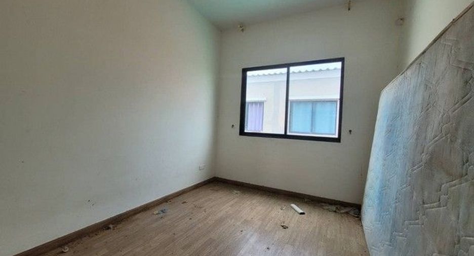 Casa adosada en venta de 1 habitaciones en Ban Bueng, Chonburi