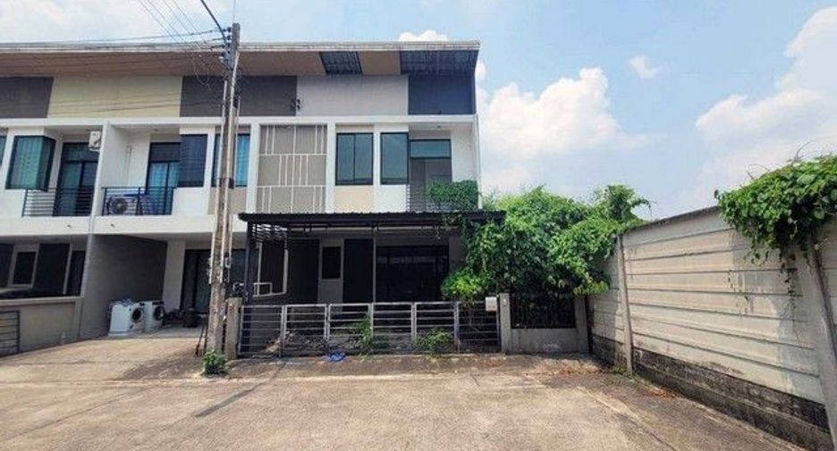 Casa adosada en venta de 1 habitaciones en Ban Bueng, Chonburi