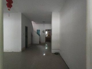 À vendre 1 chambre maison de ville à Ban Bueng, Chonburi