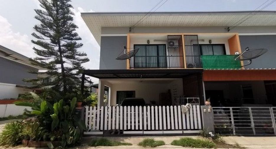 For sale 1 bed townhouse in Ban Bueng, Chonburi