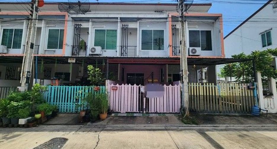 For sale 1 bed townhouse in Ban Bueng, Chonburi