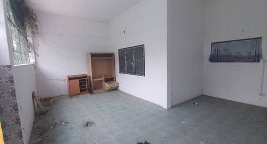 For sale 1 bed townhouse in Ban Bueng, Chonburi