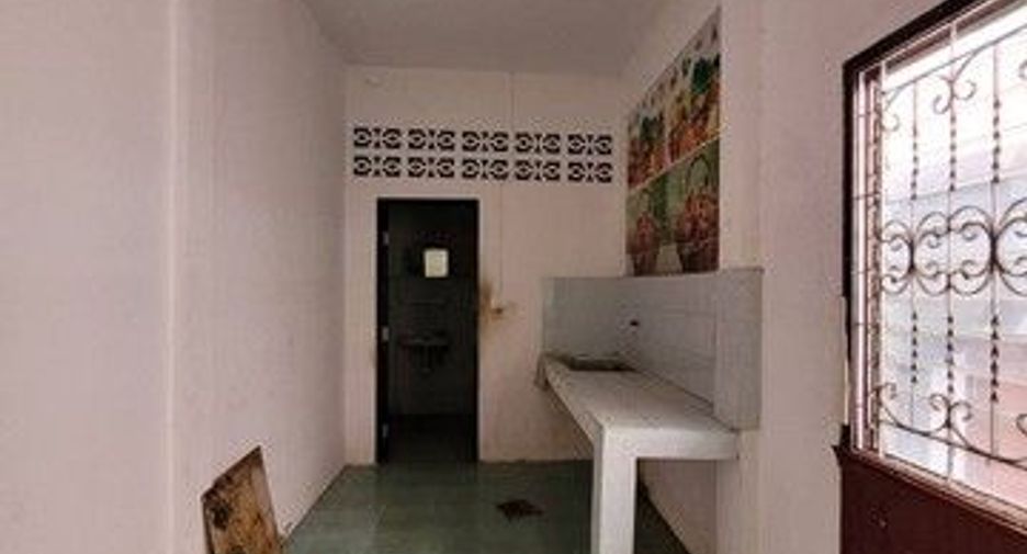 For sale 1 bed townhouse in Ban Bueng, Chonburi