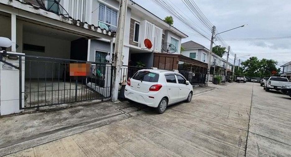 Casa adosada en venta de 1 habitaciones en Ban Bueng, Chonburi