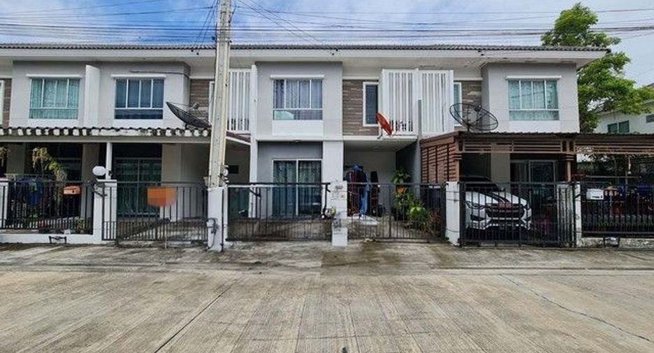 Casa adosada en venta de 1 habitaciones en Ban Bueng, Chonburi