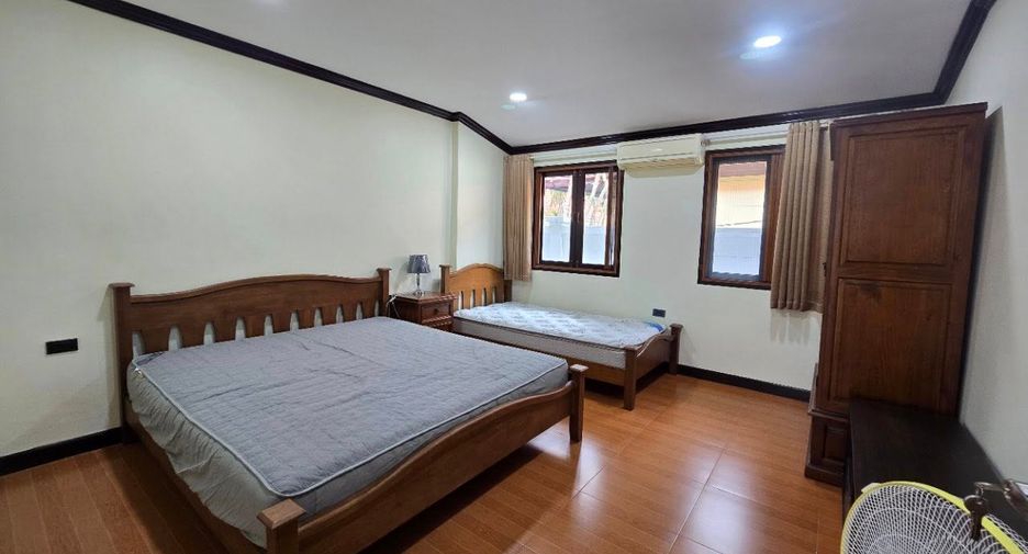 À louer 3 chambres maison à Sattahip, Chonburi