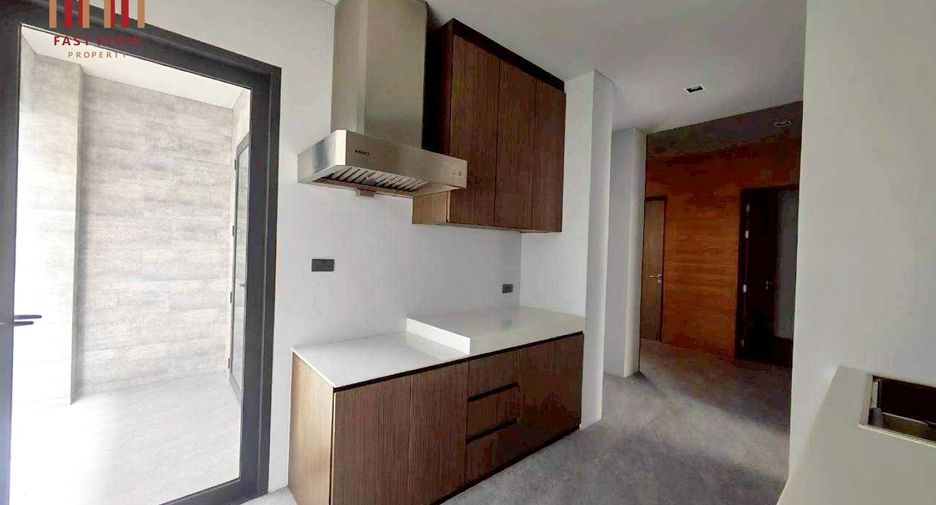 For sale 5 bedrooms house in Bang Sue, Bangkok
