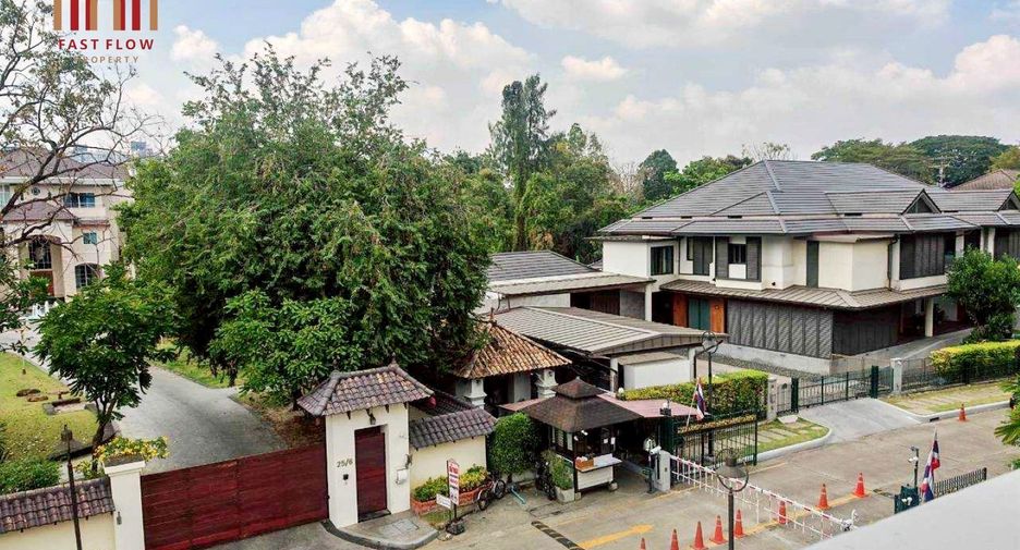 For sale 5 bedrooms house in Bang Sue, Bangkok