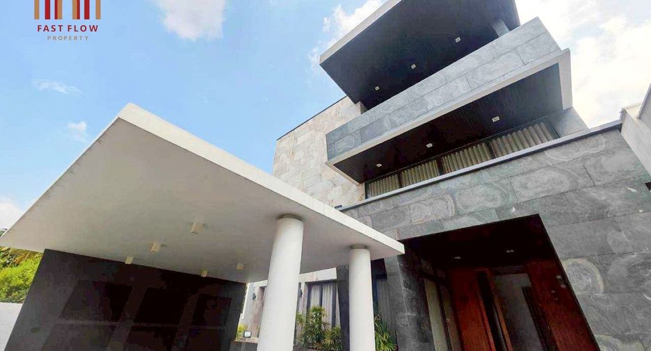 For sale 5 bedrooms house in Bang Sue, Bangkok