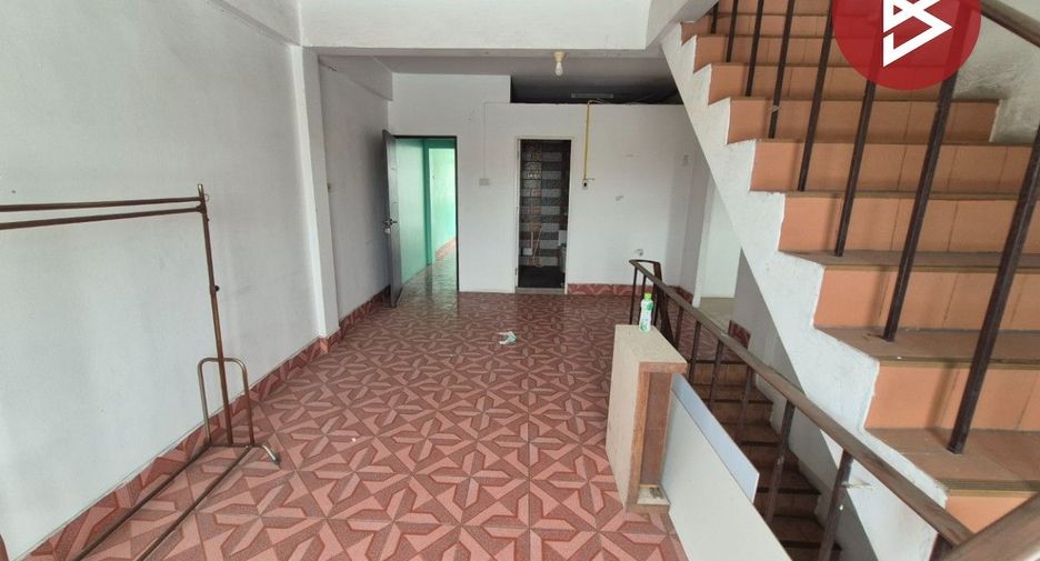 For sale 6 bedrooms retail Space in Mueang Samut Prakan, Samut Prakan