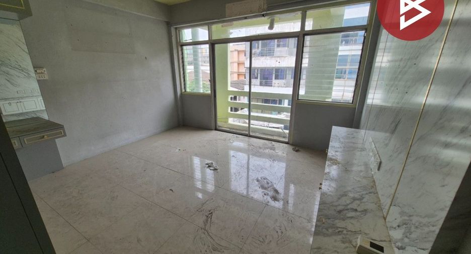 For sale 6 bedrooms retail Space in Mueang Samut Prakan, Samut Prakan