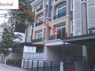 For sale 1 bed townhouse in Bang Kapi, Bangkok