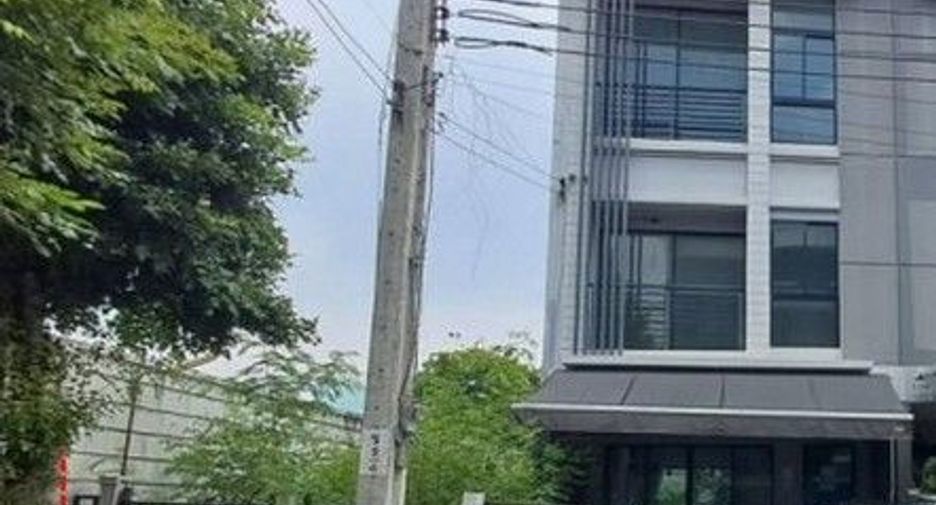 Casa adosada en venta de 1 habitaciones en Chom Thong, Bangkok